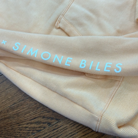 Cute light yellow hoodie - Picture 3 of 4